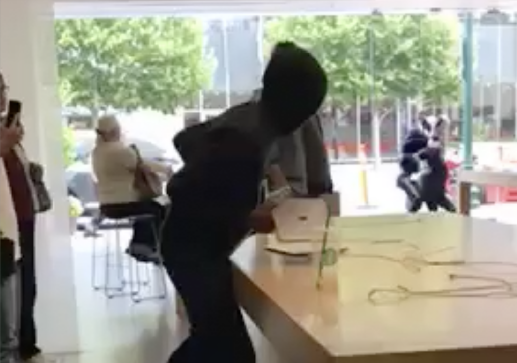 Grab N’ Go Theft At Walnut Creek Apple Store Saturday